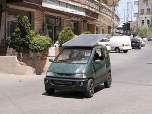 Mantul! Pria Ini Sulap Mobil BBM Jadi Mobil Listrik