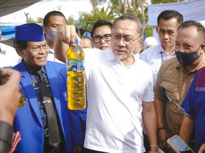 Zulhas Temukan Minyak Goreng Curah Dalam Botol Plastik, Harganya Segini