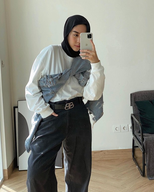 Monochrome Fits/Foto: Instagram/@strngrrr