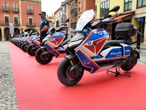 Puluhan Motor Listrik BMW CE 04 Jadi Kendaraan Dinas Polisi di Spanyol