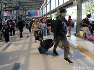 COVID-19 Harian RI Tembus 4 Ribu, Hari Ini Booster Sah Jadi Syarat Bepergian!