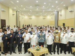 Bupati Serang Pastikan Program Bantuan Ambulans Desa Dilanjutkan