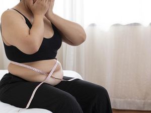 Kamu Harus Tahu! 5 Pola Makan Ini Bikin Berat Badan Susah Turun Kamu Harus Tahu! 5 Pola Makan Ini Bikin Berat Badan Susah Turun