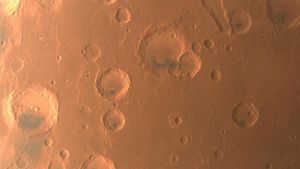 Foto Terbaru Mars Dipotret Wahana Luar Angkasa China
