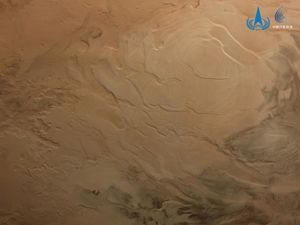 NASA Temukan Batu Berwarna Pertama di Mars, Begini Bentuknya