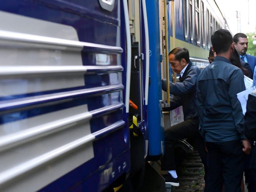 Penampakan Kereta Luar Biasa yang Antar Jokowi Mulai Misi Damai ke Ukraina