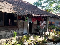 Rumah Kartomi Brebes yang Lapuk Sudah Dipasangi Listrik, Segera Direhab
