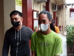 Dalih Tak Sengaja Selebgram Makassar Pamer Celana Dalam di Jalan Raya