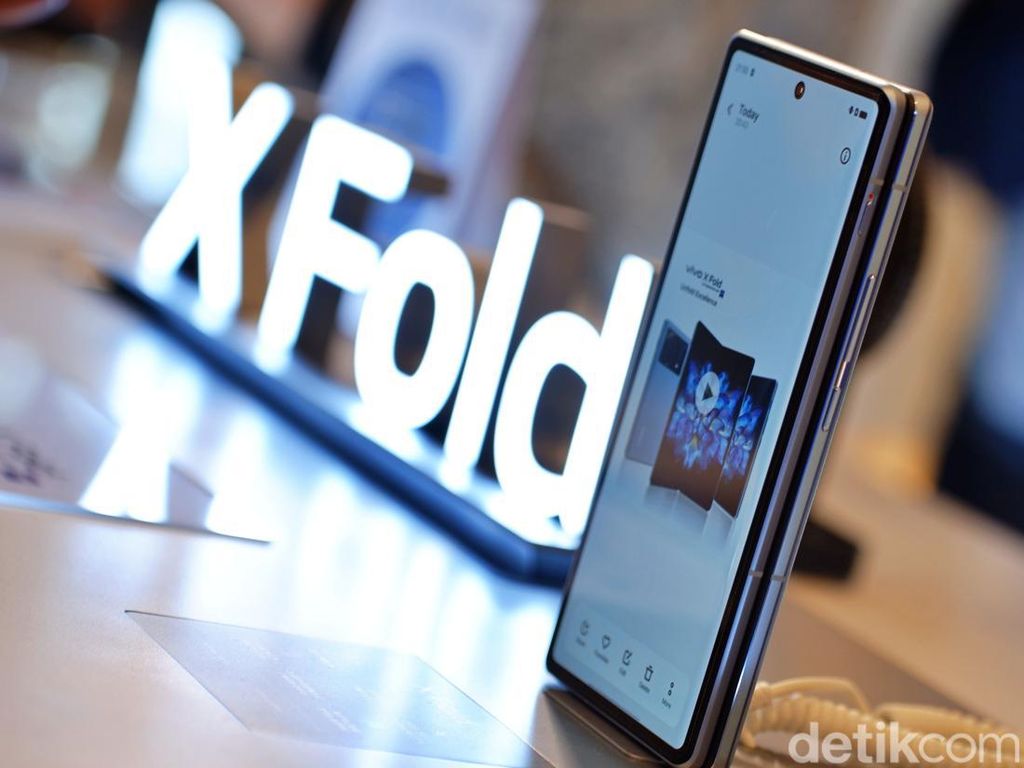 Wujud HP Layar Lipat Vivo X Fold yang Tak Dijual di Indonesia