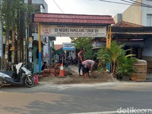 Pembangun Tanggul yang Tutup Akses SDN di Tangsel Disetop Sementara Pembangun Tanggul yang Tutup Akses SDN di Tangsel Disetop Sementara