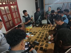 Gerak-gerik Mencurigakan ASN Pemkab Nduga Pasok Amunisi-Senjata ke KKB Papua Gerak-gerik Mencurigakan ASN Pemkab Nduga Pasok Amunisi-Senjata ke KKB Papua