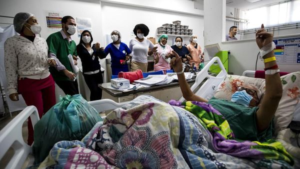 Atraksi Kelompok Badut di Brasil Hibur Pasien dengan Gelak Tawa