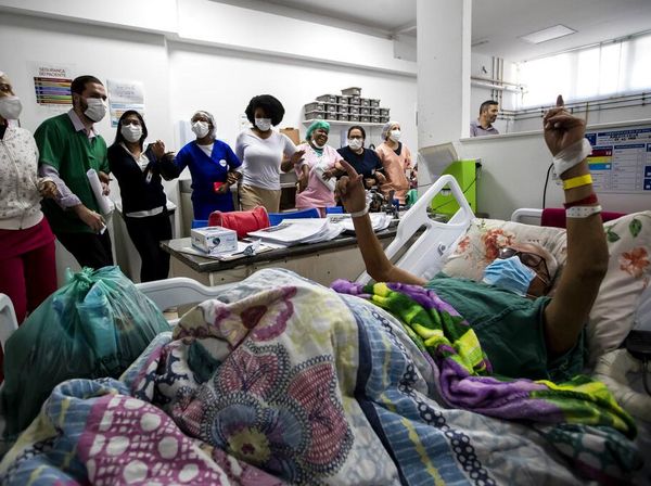 Atraksi Kelompok Badut di Brasil Hibur Pasien dengan Gelak Tawa