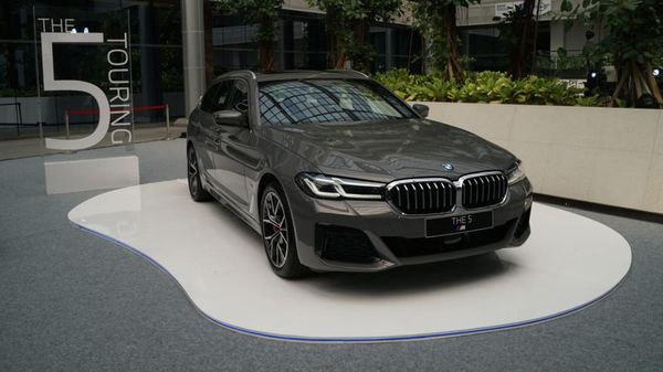 Begini Lho Jeroan BMW Seri 5 Touring Terbaru