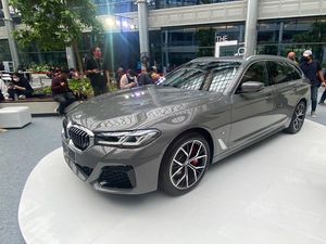 BMW Luncurkan Seri 5 Touring Terbaru, Harga Mulai Rp 1,6 Miliar BMW Luncurkan Seri 5 Touring Terbaru, Harga Mulai Rp 1,6 Miliar
