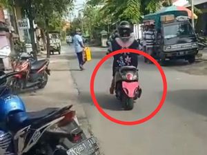 Polisi akan Gelar Perkara Emak-emak Tutup Nopol Pakai Celana Dalam Polisi akan Gelar Perkara Emak-emak Tutup Nopol Pakai Celana Dalam