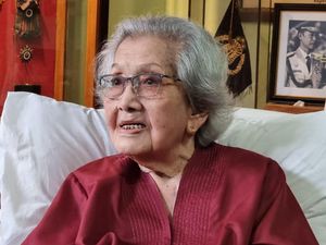 Apresiasi Istimewa Istri Jenderal Hoegeng untuk Hoegeng Awards 2022 Apresiasi Istimewa Istri Jenderal Hoegeng untuk Hoegeng Awards 2022
