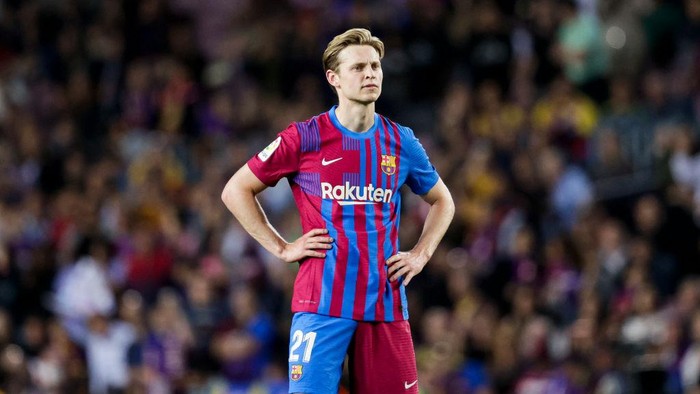 BARCELONA, SPAIN - MAY 10: Frenkie de Jong of FC Barcelona during the La Liga Santander  match between FC Barcelona v Celta de Vigo at the Camp Nou on May 10, 2022 in Barcelona Spain (Photo by David S. Bustamante/Soccrates/Getty Images)