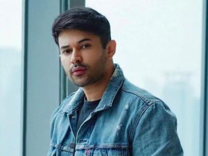 Helmy Syah Tampil Percaya Diri Lewat Dream