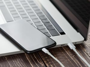 15 Aplikasi Penguras Baterai HP, Ada WhatsApp dan YouTube 15 Aplikasi Penguras Baterai HP, Ada WhatsApp dan YouTube