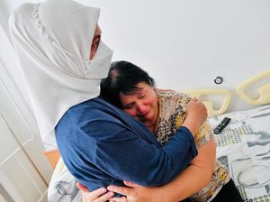 Momen Iriana Jokowi Peluk Korban Perang di Kyiv Ukraina Momen Iriana Jokowi Peluk Korban Perang di Kyiv Ukraina
