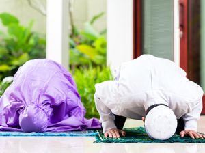 Apakah Wanita Boleh Shalat Jumat di Masjid? Ini Penjelasan Fikih Lengkap Apakah Wanita Boleh Shalat Jumat di Masjid? Ini Penjelasan Fikih Lengkap