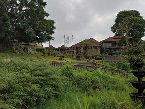 Pemkab Tak Bisa Berkutik atas Mangkraknya Hotel Horor di Bedugul Pemkab Tak Bisa Berkutik atas Mangkraknya Hotel Horor di Bedugul