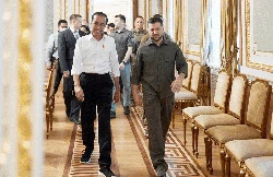 Menguak Isi Perbincangan Jokowi dan Zelensky di Istana Ukraina