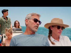 Top! Maxime Bouttier Main Bareng Julia Roberts di Ticket to Paradise