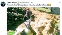 Begini nih gaya Chelsea memulangkan Lukaku ke Inter, digotong bak keledai. (Foto: TWITTER @Tavesta_Icon)