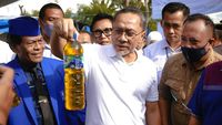 Momen Mendag Zulhas Sidak Harga Minyak Goreng Curah di Donggala