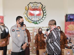 HUT Bhayangkara, Polri Bagi 1.750 Paket Sembako ke Purnawirawan Polri