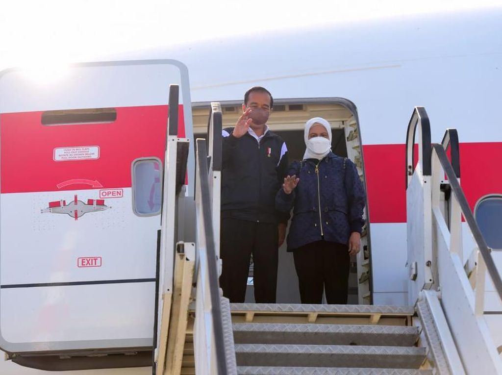 Terbang ke Moskow, Jokowi Akan Bertemu Putin di Kremlin