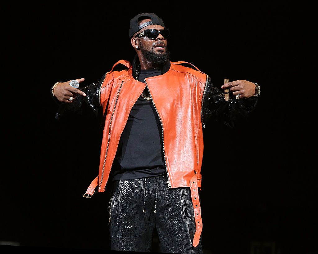 NEW YORK, NY - SEPTEMBER 25:  R. Kelly performs at Barclays Center on September 25, 2015 in the Brooklyn, New York City.  (Photo by Taylor Hill/FilmMagic)