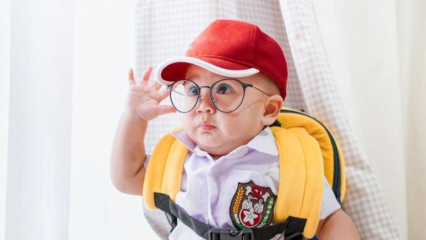 8 Foto Rayyanza Cipung Cosplay Jadi Murid SD, Menggemaskan Curi Atensi