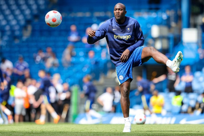 LONDON, ENGLAND - MAY 22: Romelu Lukaku of Chelsea during warm-up before the Premier League match between Chelsea and Watford at Stamford Bridge on May 22, 2022 in London, England. (Photo by Robin Jones/Getty Images)