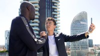 Mereka berdua juga melakukan selife. Foto: Inter via Getty Images/Mattia Pistoia - Inter