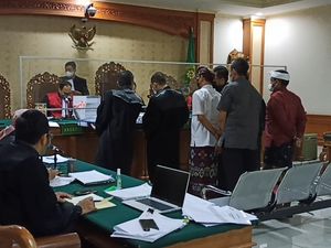 Kuasa Hukum Dewa Wiratmaja Ungkap Alasan Tak Ajukan Eksepsi Kuasa Hukum Dewa Wiratmaja Ungkap Alasan Tak Ajukan Eksepsi