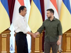 Jokowi Resmi Undang Zelensky Hadiri KTT G20 Bali