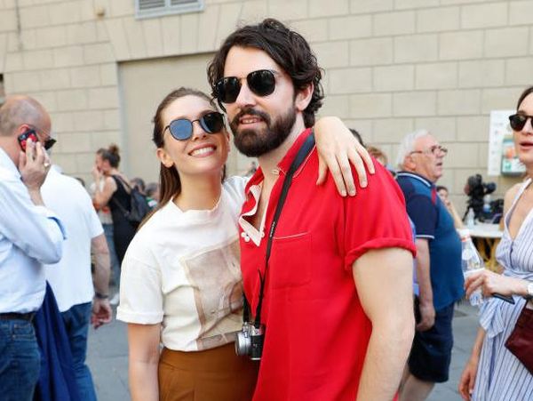 Kemesraan Elizabeth Olsen dan Suami dari Masa ke Masa