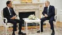 Beda Gaya Jokowi Saat Bertemu Vladimir Putin dan Zelenskyy