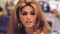 Foto Jadul Cindy Crawford yang Paling Ikonik