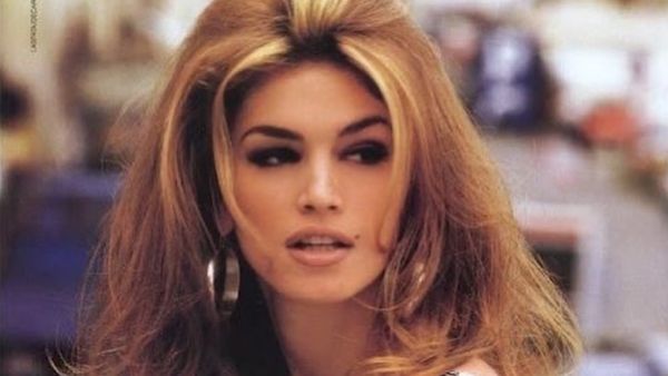 Foto Jadul Cindy Crawford yang Paling Ikonik