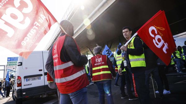 Penerbangan di Prancis Terganggu Imbas Pekerja Bandara Mogok Kerja