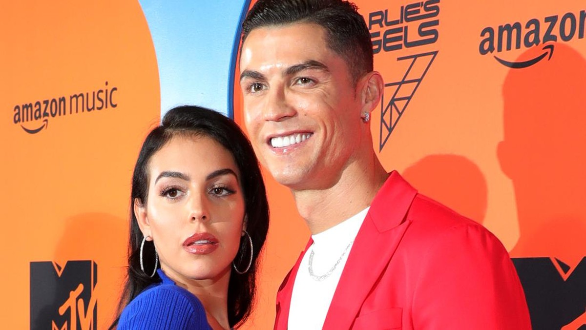 Georgina Rodriguez dan Cristiano Ronaldo. (Foto: Getty Images for MTV/Andreas Rentz/MTV 2019)
