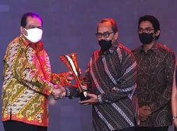 CT Berikan Penghargaan Polisi Teladan Sepanjang Masa Bagi Jenderal Hoegeng