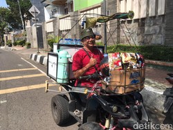 Inspiratif! Semangat Iyus Berjualan Kopi Meski Punya Satu Kaki