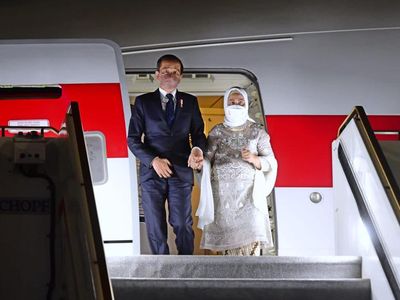 Momen Prabowo Sambut Jokowi di Abu Dhabi Usai Temui Zelensky dan Putin