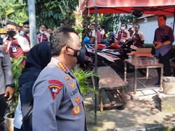 Kapolri Melayat ke Rumah Duka Tjahjo Kumolo