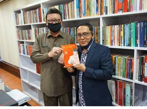 Koleksi Buku Tjahjo Kumolo, Soal Politik hingga Biografi Tokoh Dunia Koleksi Buku Tjahjo Kumolo, Soal Politik hingga Biografi Tokoh Dunia